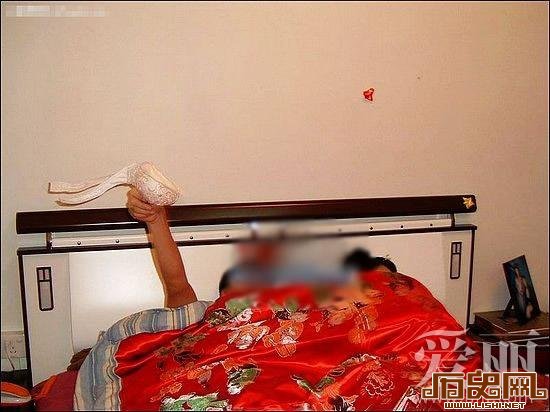 多图实拍疯狂男女闹洞房如此不堪入目