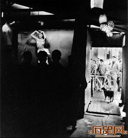 [多图]旧照揭示各国舞女幕后辛酸照[多图]旧照揭示各国舞女幕后辛酸照