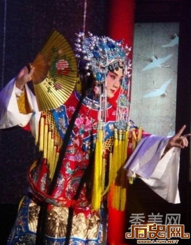 [多图]盘点漂亮妩媚堪比“狐狸精”的九大男星