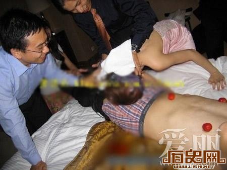 [多图]实拍疯狂男女闹洞房如此不堪入目