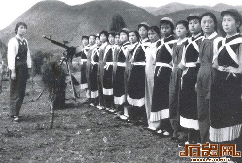 七十年代丽江女民兵罕见旧照