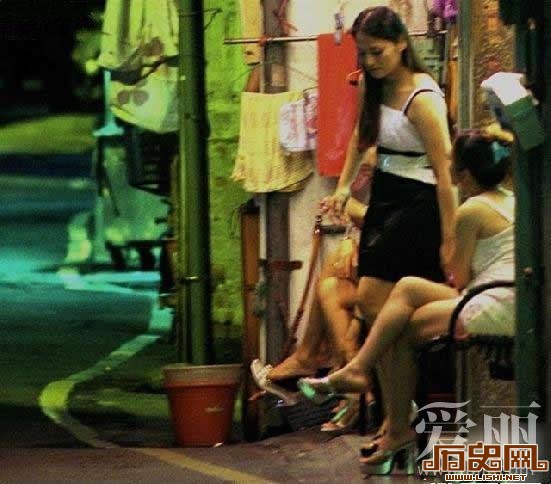 [多图]探访最底层的红灯区妓女聚集地