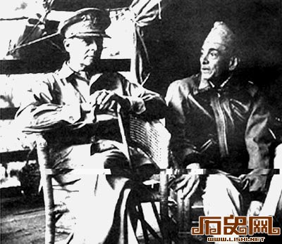 1942年麦克阿瑟为抗日曾绑架菲律宾总统