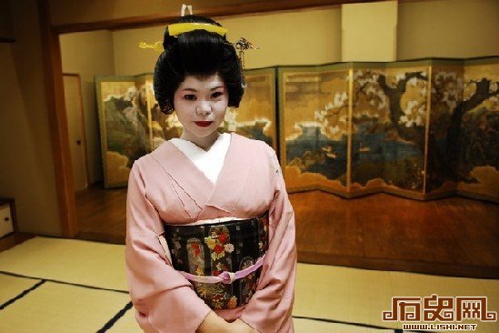[多图]探秘日本专为艺伎服务的男人