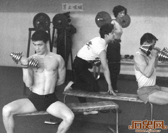 上世纪全民健身罕见旧照：老年迪斯科霹雳舞