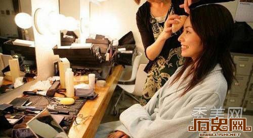 [多图]曝光日本女优工作现场照：捆绑制服重口味