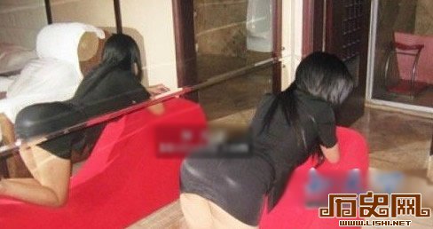 [多图]实拍夜总会女郎的放荡：动作大胆不堪入目