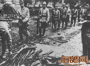 1945年日本投降时各地的欢庆场面