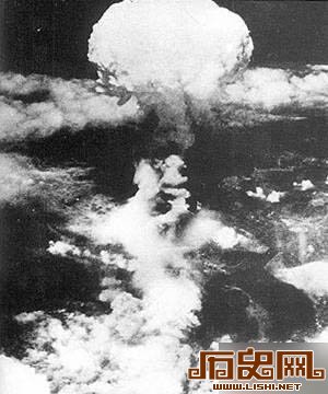 美国向日本扔放原子弹全程