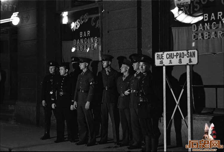 1937年美国大兵上海泡吧老照片