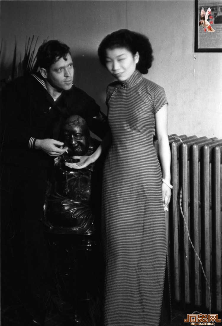 1937年美国大兵上海泡吧老照片