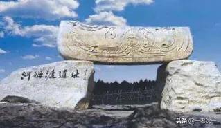 中国古文化有两个重要的区系（中国古代文明起源的四大区域）