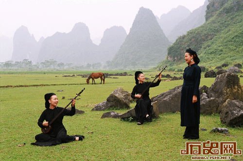 探秘中越边境的美女村