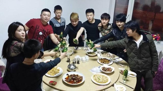中国人为什么喜欢喝白酒（中国人为什么对酒很重视）