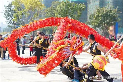 二月二龙抬头各地风俗（二月二龙抬头是哪个地方的风俗）