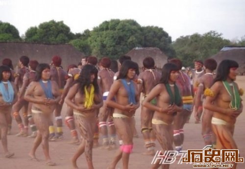 揭秘全球怪异奇特风俗