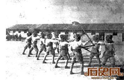 1925年黄埔军校学生何故群殴引数万民众围观