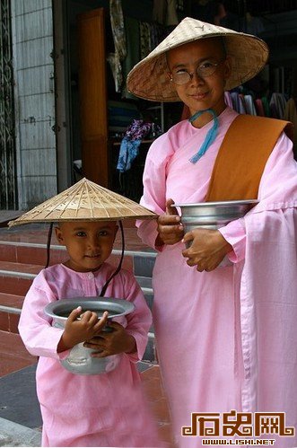 揭秘缅甸尼姑真实生活：不允许还俗