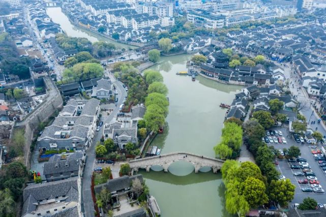 中国人最痴迷的城市，为什么是她？