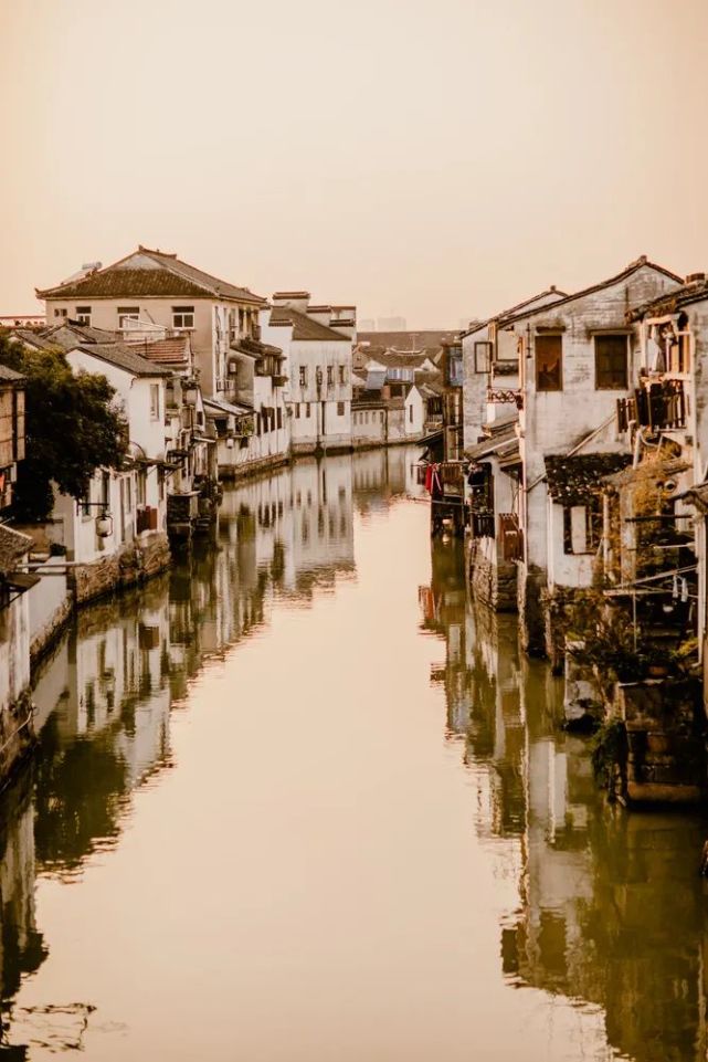 中国人最痴迷的城市，为什么是她？