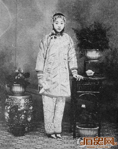 三寸金莲血泪史：中国古代缠足和小脚女人