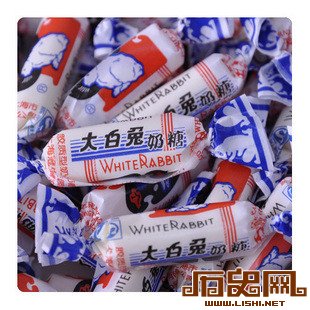 80后记忆中的经典零食：大白兔奶糖与娃娃头