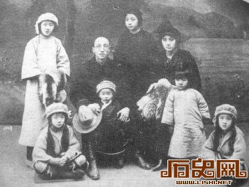 传奇“董小姐”13岁被卖青楼 胸怀大志成女企业家
