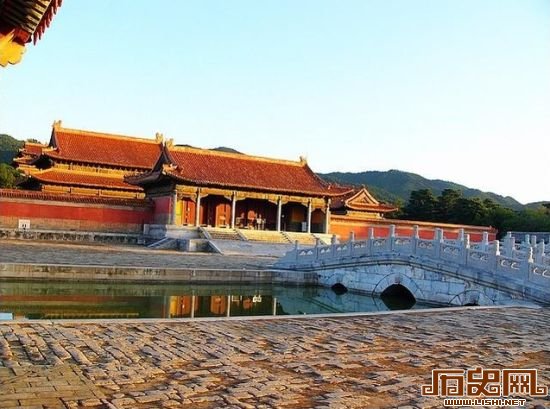 揭秘慈禧陵墓被盗案：墓门被炸数亿珍宝遗失