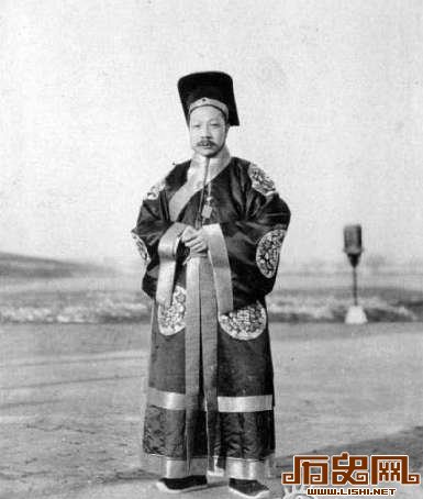 袁世凯称帝失败迷信风水修厕所“除秽气”
