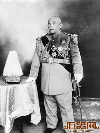 新权威主义不合乎中国：以袁世凯为例