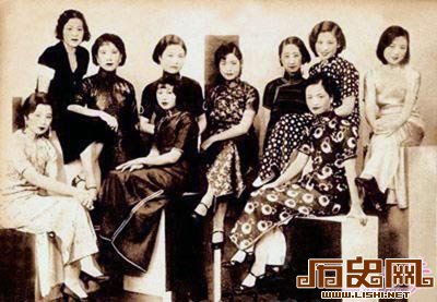 朱自清日记记美女：脸甚美着肉丝袜肉色莹然可见