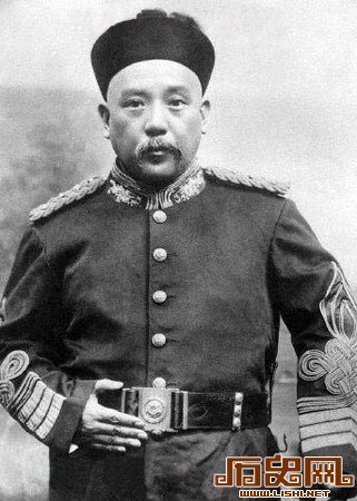 袁世凯治家有方：一妻九妾竟从未吵架