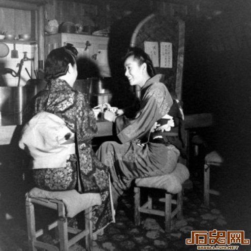 图说旧时日本艺妓的一天