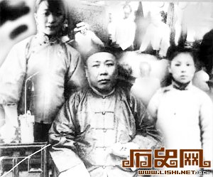 “哈儿师长”范绍增忆杜月笙：帮助别人从不承认