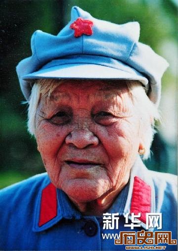 追忆我国最后一位红色娘子军：晚年仍钟爱战争片