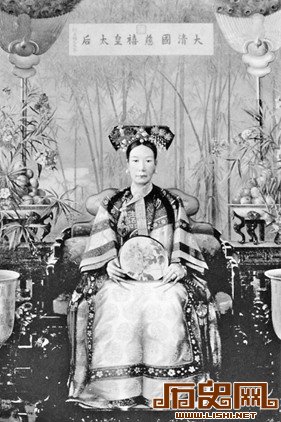 慈禧生前最后一幅油画像：非写实 更年轻