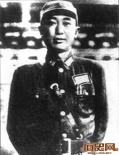 戴安澜（1904～1942），原名戴炳阳、字衍功、自号海鸥，汉族，安徽省无为县仁泉乡（今洪巷乡）练溪社区风和自然村人。因昆仑关一役获得蒋中正"当代之标准青年将领"之赞誉。是二战中第一位获得美国勋章的中国军人。