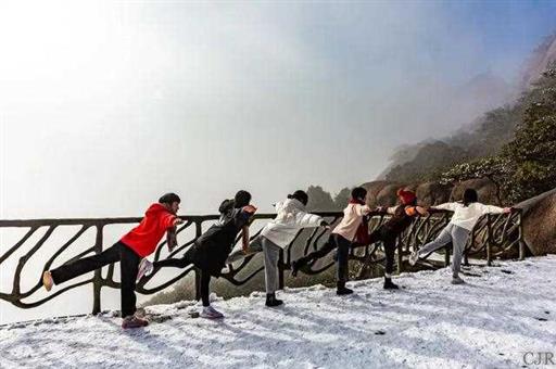 江西上饶：白雪皑皑，童话世界，灵山瑞雪迎新年（图）