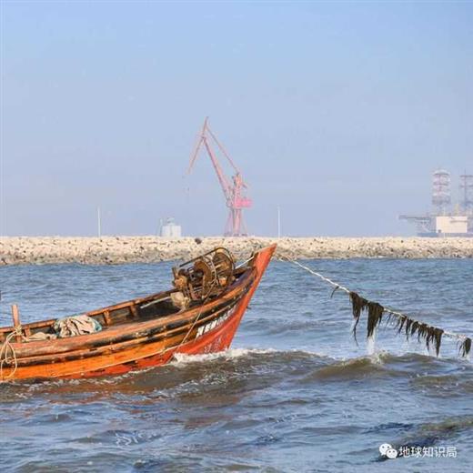 渤海，又浅又小。