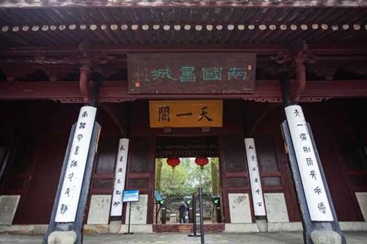 一部宁波史，半部在月湖