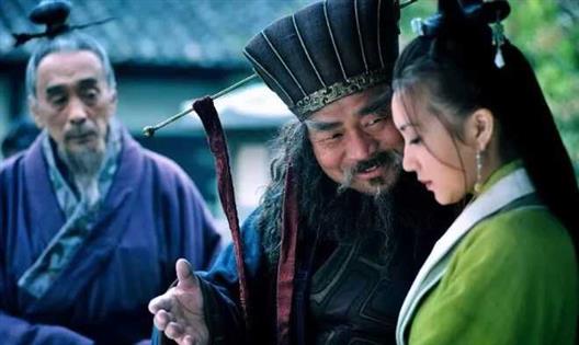 被曹操解决的割据军阀里，为何汉中太守张鲁混得最好