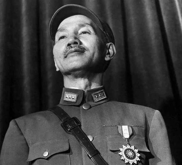周恩来评价蒋介石：高明的战略家，只有毛主席能对付他