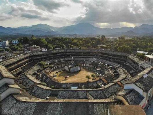 福建土楼：大山里的世界文化遗产