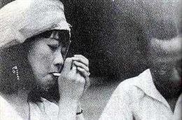 她绝美，可惜被毁了