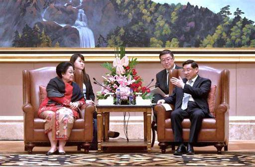 唯一连任3年的女总统，带领国家不断复兴，至今备受百姓爱戴