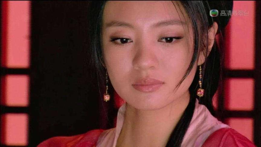她的床上躺着半个王朝