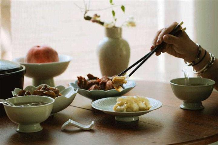 中国人的桌子，最有情