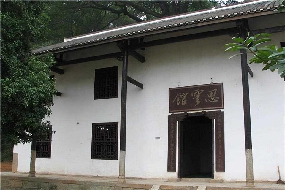 白酒“湘军”再出猛将，曾3月亏千万，如今靠新模式逆势增长150%