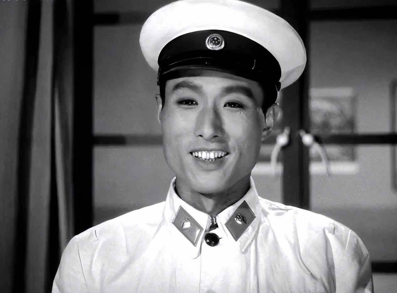 中国警察的警服，建国之后的50年内，为何更换了6代警服？