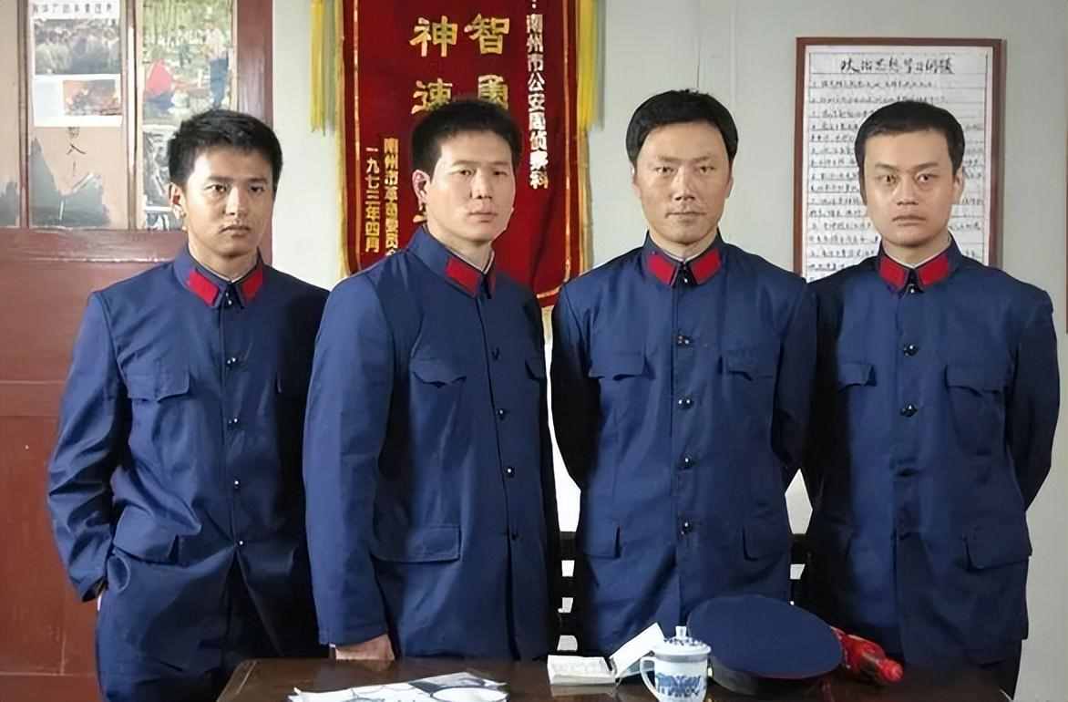 中国警察的警衔，历经43年，1992年，为何才开始使用？